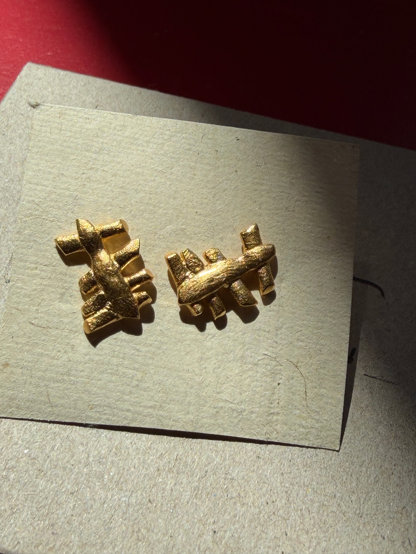 NOTE ( 2 MATERIALS )