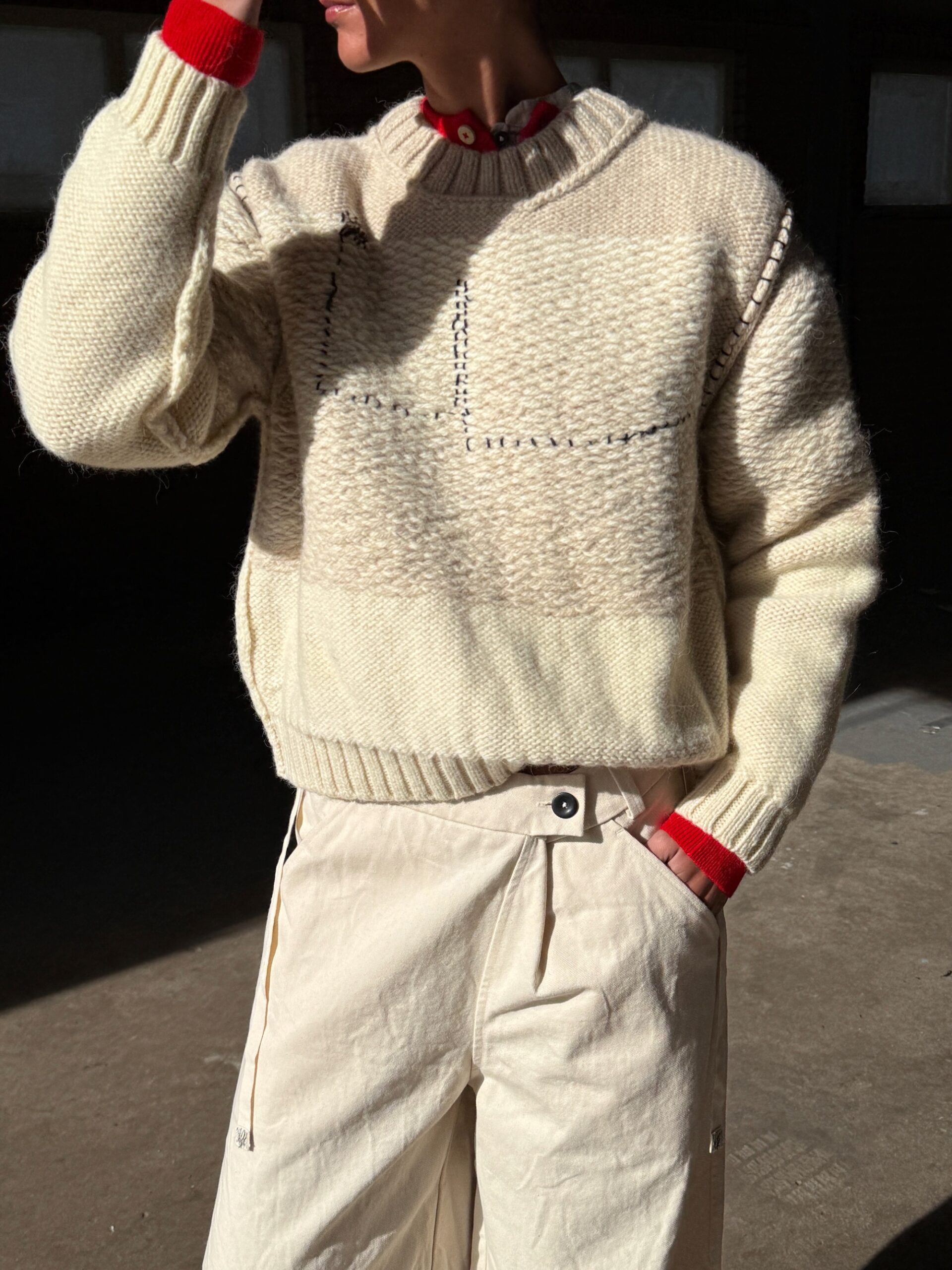 VEEN - EMBROIDERED JUMPER