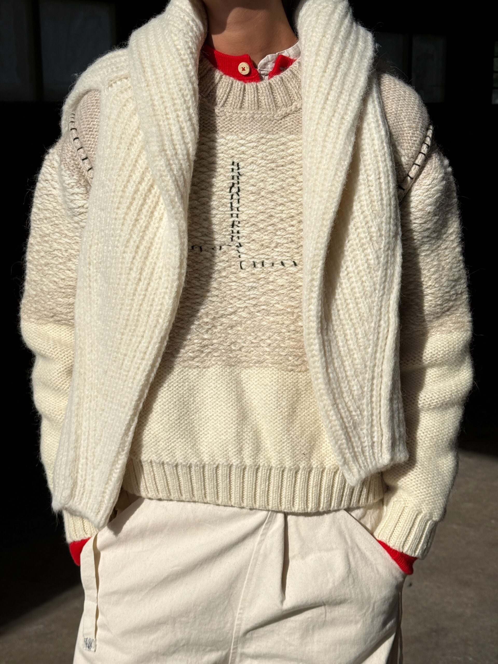 VEEN - EMBROIDERED JUMPER